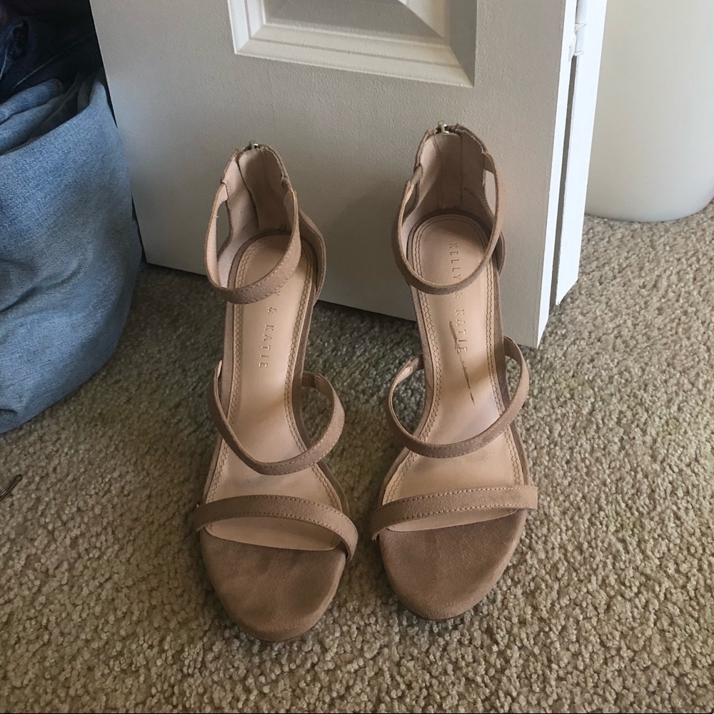 Nude color heels good condition worn 2 times